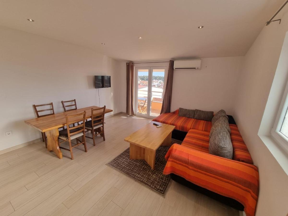 מאקרסקה Apartment Furulund מראה חיצוני תמונה