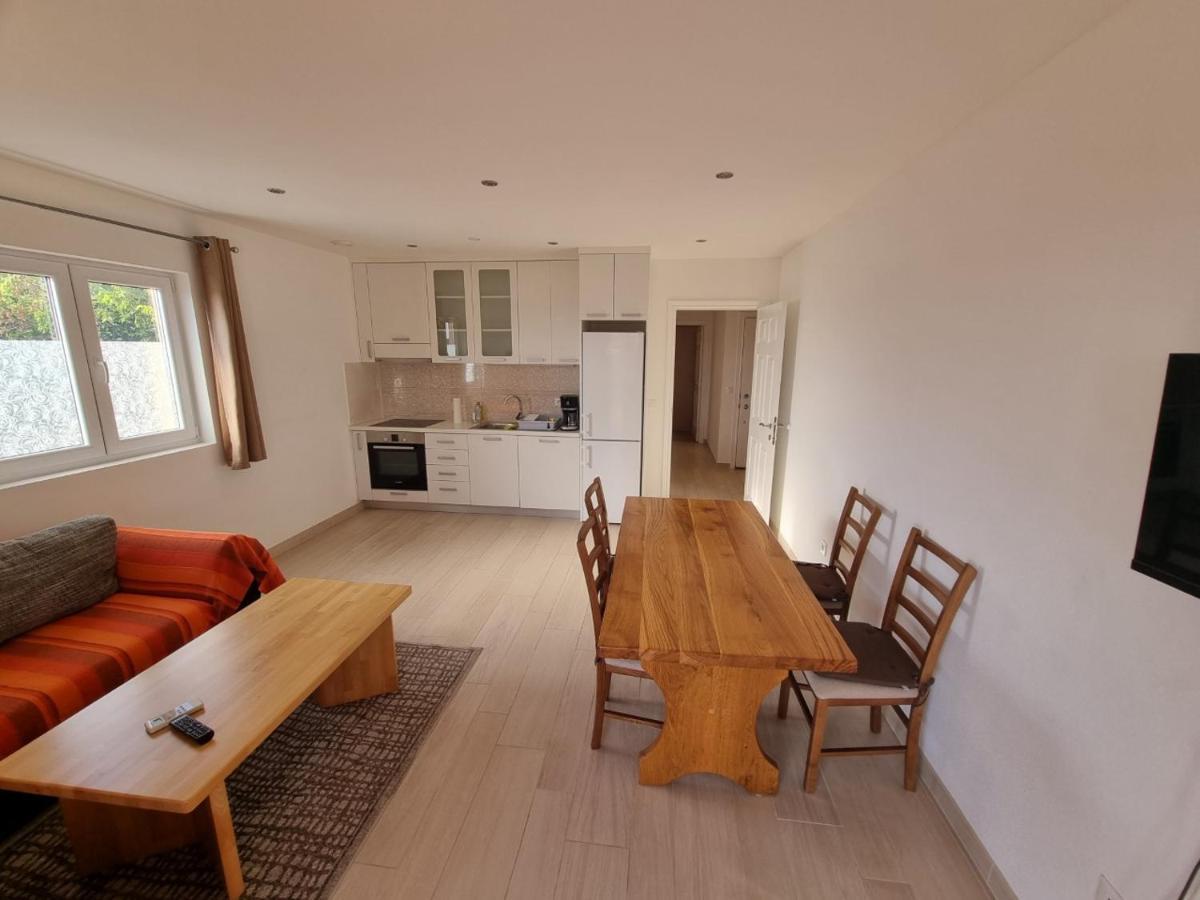 מאקרסקה Apartment Furulund מראה חיצוני תמונה