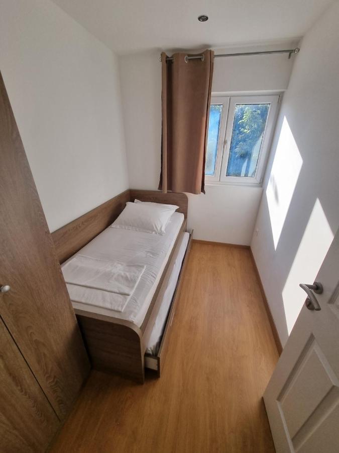 מאקרסקה Apartment Furulund מראה חיצוני תמונה